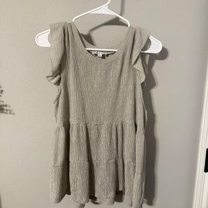 Rabbit Rose Green Ruffled Sleeveless Shirt Size Medium